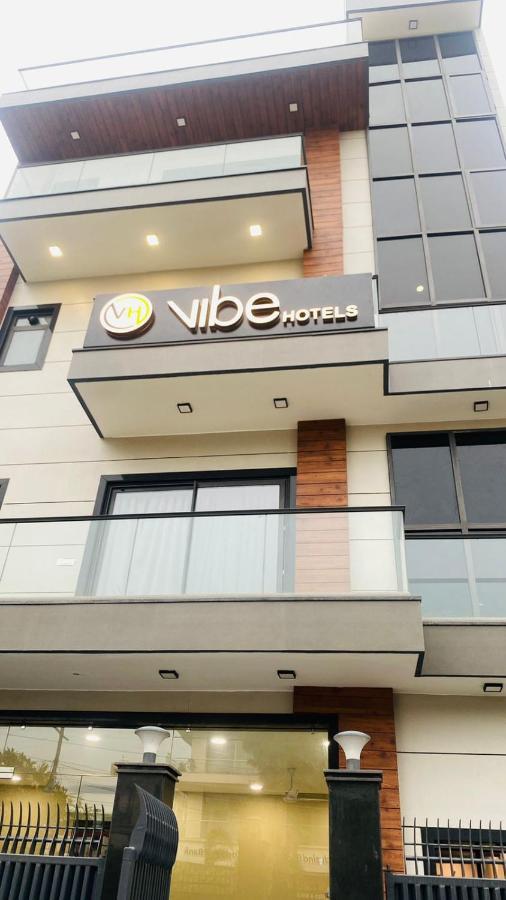 Vibe Hotel Noida Extérieur photo