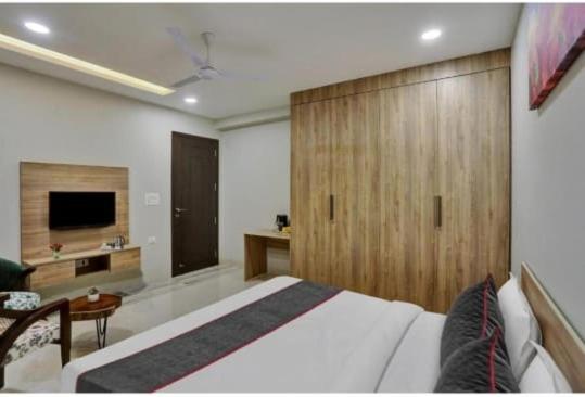 Vibe Hotel Noida Extérieur photo