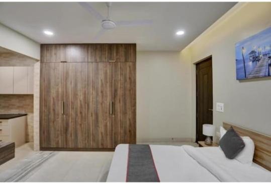 Vibe Hotel Noida Extérieur photo