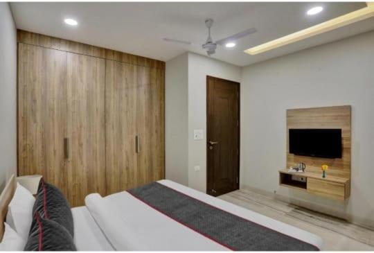 Vibe Hotel Noida Extérieur photo