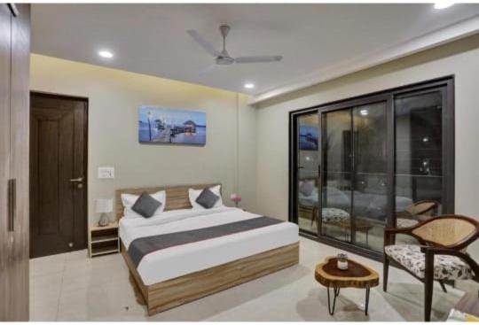 Vibe Hotel Noida Extérieur photo